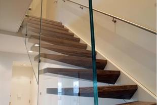نصب هندریل شیشه‌ ای
