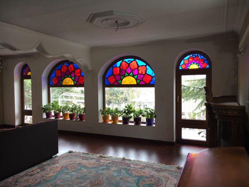 پنجره سنتی چیست؟