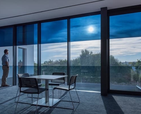 پنجره دوجداره هوشمند: آینده‌ای نوین در صنعت ساختمان